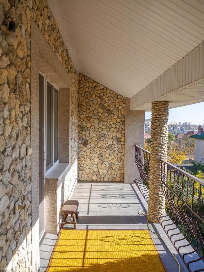 Kiki'S Villa Codru Exterior photo